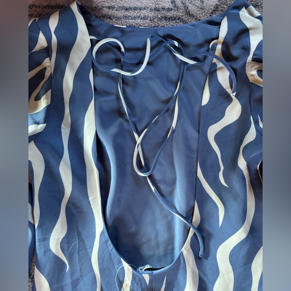 Abercrombie & Fitch Blue and Cream Patterned Dress - Picture 4 of 5